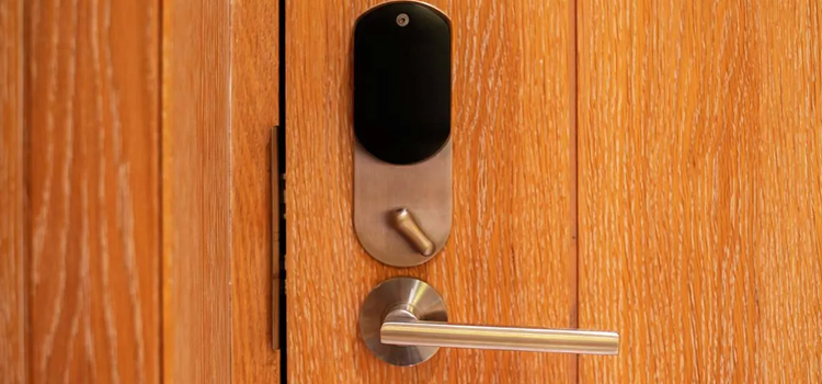 Automatic Locking Door Knob Orinda